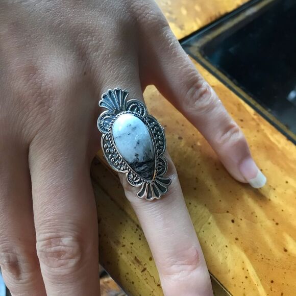 Natural White Buffalo Sterling Silver Ring Size 6 - Picture 2 of 10